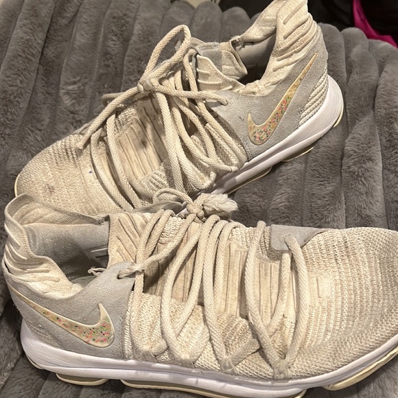 Nike KD Air Zoom size 10.5 white on white used and worn but still cool - Picture 5 of 9